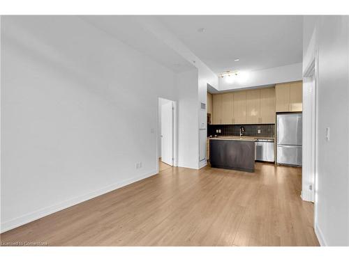 105-85 Duke Street West Street, Kitchener, ON - Indoor Photo Showing Kitchen