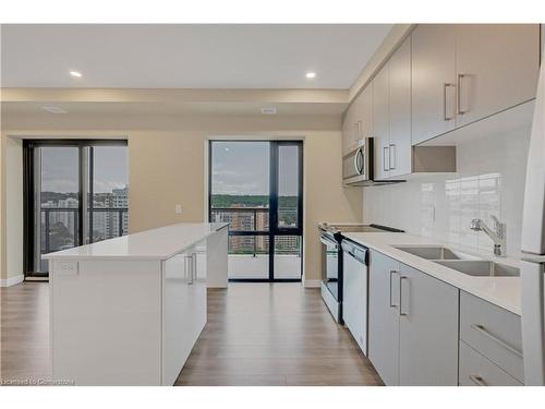 1814-15 Queen Street S, Hamilton, ON - Indoor Photo Showing Kitchen With Stainless Steel Kitchen With Double Sink With Upgraded Kitchen