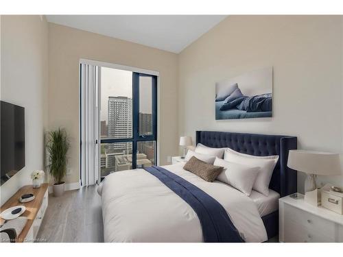 1814-15 Queen Street S, Hamilton, ON - Indoor Photo Showing Bedroom