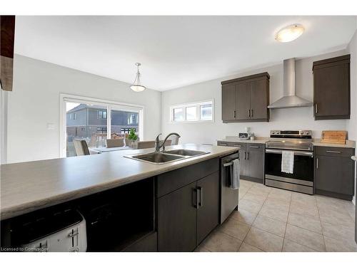 27 Overholt Drive, Thorold, ON - Indoor Photo Showing Kitchen With Double Sink