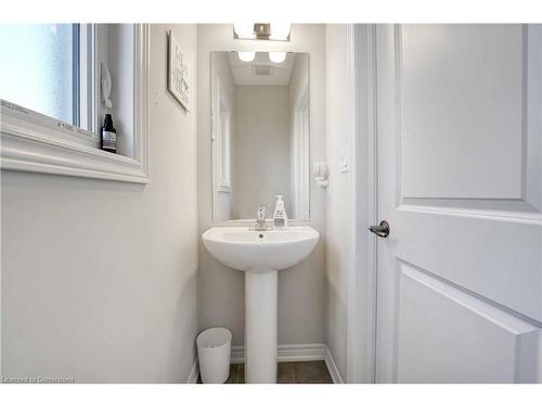 27 Overholt Drive, Thorold, ON - Indoor Photo Showing Bathroom