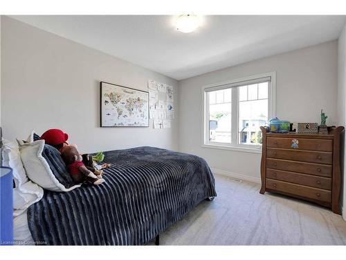 27 Overholt Drive, Thorold, ON - Indoor Photo Showing Bedroom