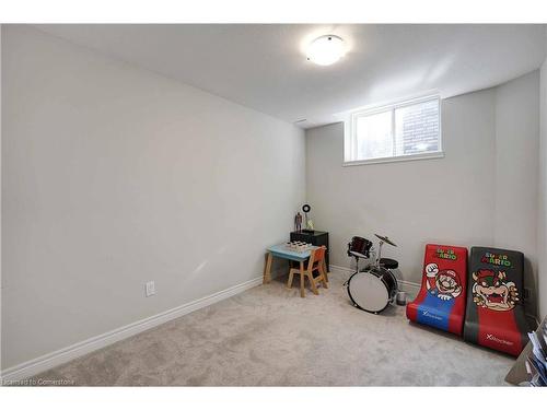 27 Overholt Drive, Thorold, ON - Indoor Photo Showing Other Room