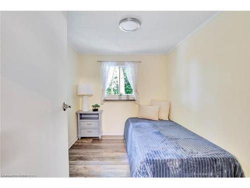 99 River Road, Brampton, ON - Indoor Photo Showing Bedroom