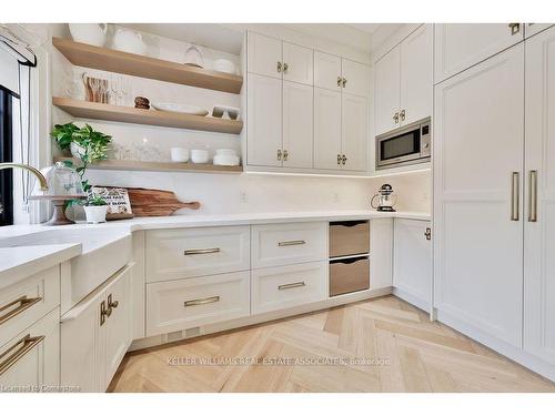 501 Rattray Park Drive, Mississauga, ON - Indoor Photo Showing Kitchen