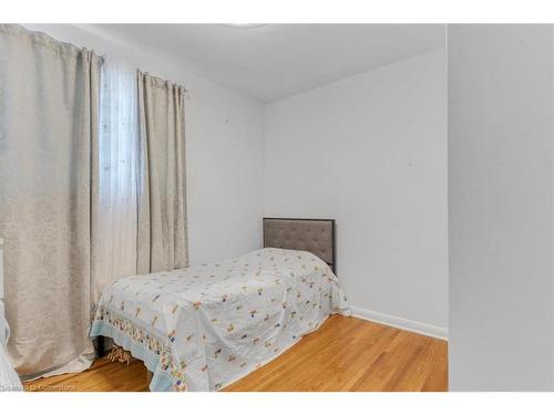 360 Kerswell Drive, Richmond Hill, ON - Indoor Photo Showing Bedroom