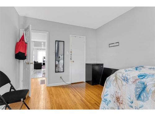 360 Kerswell Drive, Richmond Hill, ON - Indoor Photo Showing Bedroom