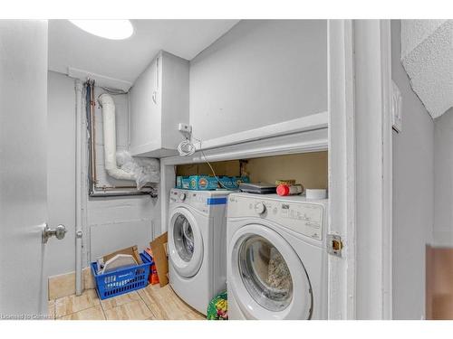 360 Kerswell Drive, Richmond Hill, ON - Indoor Photo Showing Laundry Room