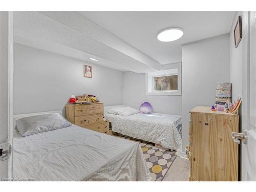 360 Kerswell Drive, Richmond Hill, ON - Indoor Photo Showing Bedroom