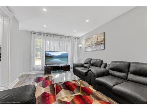 360 Kerswell Drive, Richmond Hill, ON - Indoor Photo Showing Living Room