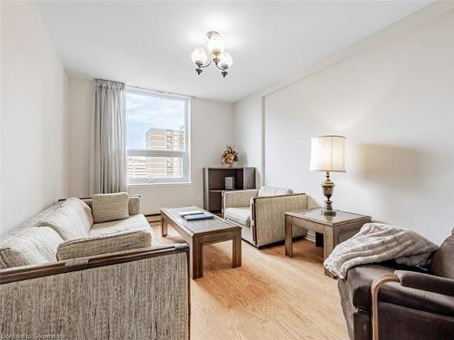 1403-61 Richview Road, Toronto, ON - Indoor Photo Showing Living Room