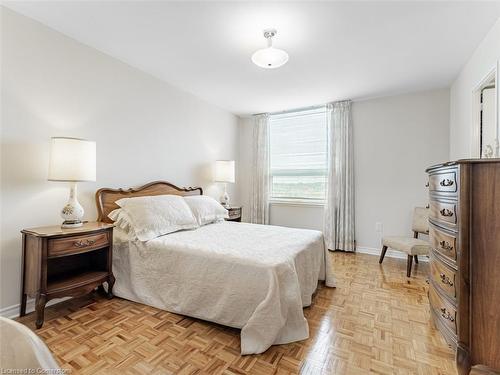 1403-61 Richview Road, Toronto, ON - Indoor Photo Showing Bedroom