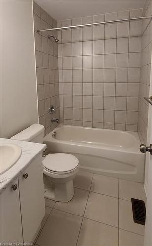 30-383 Dundas Street E, Hamilton, ON - Indoor Photo Showing Bathroom