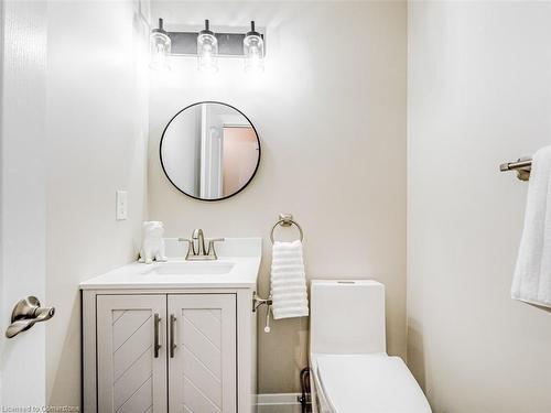 199-302 College Avenue, Guelph, ON - Indoor Photo Showing Bathroom