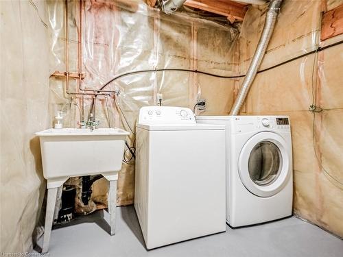 199-302 College Avenue, Guelph, ON - Indoor Photo Showing Laundry Room