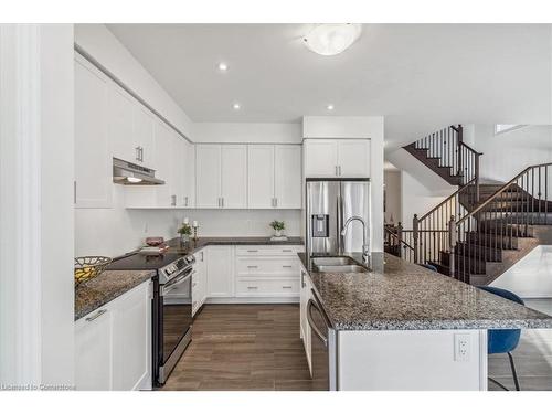 38 Minnock Street, Caledon, ON - Indoor Photo Showing Kitchen With Double Sink With Upgraded Kitchen