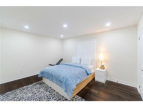 10 Lisson Crescent, Peel, ON - Indoor Photo Showing Bedroom