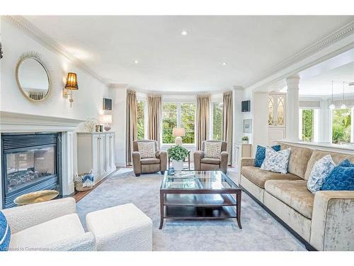 645 Canyon Street, Mississauga, ON - Indoor Photo Showing Living Room With Fireplace