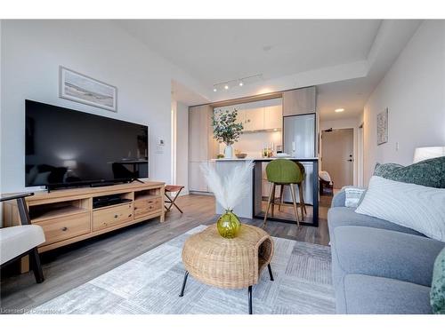 2307-130 River Street, Toronto, ON - Indoor Photo Showing Living Room