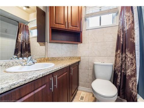 464 Hansen Road, Brampton, ON - Indoor Photo Showing Bathroom