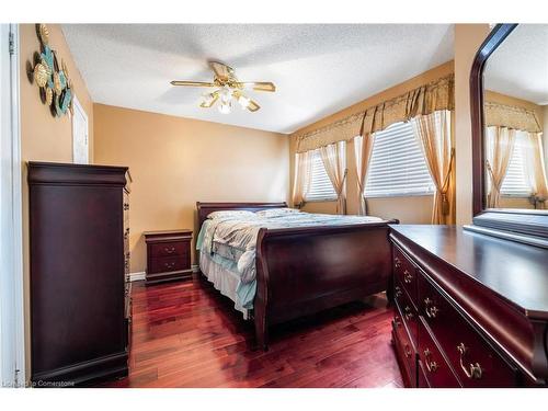 464 Hansen Road, Brampton, ON - Indoor Photo Showing Bedroom