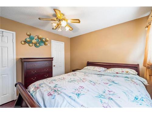 464 Hansen Road, Brampton, ON - Indoor Photo Showing Bedroom