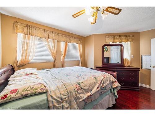 464 Hansen Road, Brampton, ON - Indoor Photo Showing Bedroom