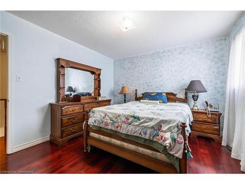 464 Hansen Road, Brampton, ON - Indoor Photo Showing Bedroom