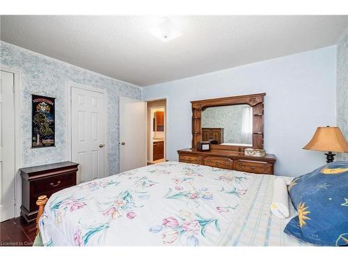 464 Hansen Road, Brampton, ON - Indoor Photo Showing Bedroom