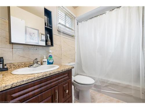 464 Hansen Road, Brampton, ON - Indoor Photo Showing Bathroom