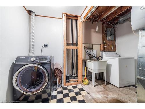 464 Hansen Road, Brampton, ON - Indoor Photo Showing Laundry Room