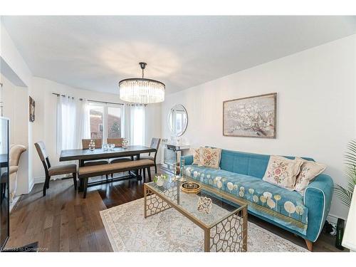 314 Duncan Lane, Milton, ON - Indoor Photo Showing Living Room