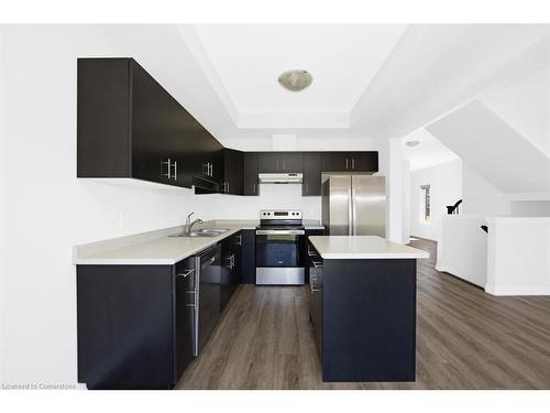 185 Bur Oak Drive, Thorold, ON - Indoor Photo Showing Kitchen With Stainless Steel Kitchen With Double Sink