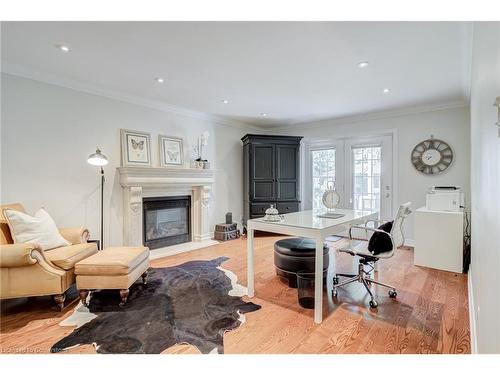 1123 Fair Birch Drive, Mississauga, ON - Indoor Photo Showing Living Room With Fireplace