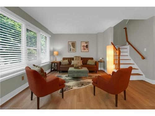 12-2915 Headon Forest Drive, Burlington, ON - Indoor Photo Showing Living Room