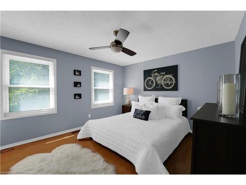 12-2915 Headon Forest Drive, Burlington, ON - Indoor Photo Showing Bedroom