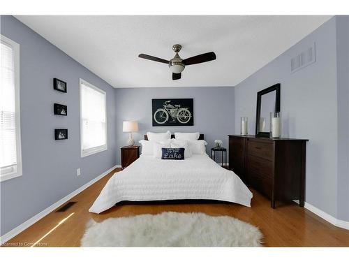 12-2915 Headon Forest Drive, Burlington, ON - Indoor Photo Showing Bedroom