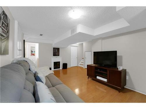 12-2915 Headon Forest Drive, Burlington, ON - Indoor Photo Showing Living Room