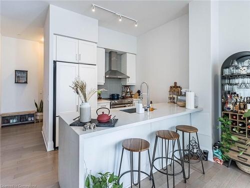 Ph3-4055 Parkside Village Drive, Mississauga, ON - Indoor Photo Showing Kitchen