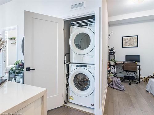 Ph3-4055 Parkside Village Drive, Mississauga, ON - Indoor Photo Showing Laundry Room