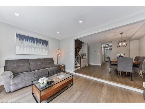 48-2155 South Millway, Mississauga, ON - Indoor Photo Showing Living Room