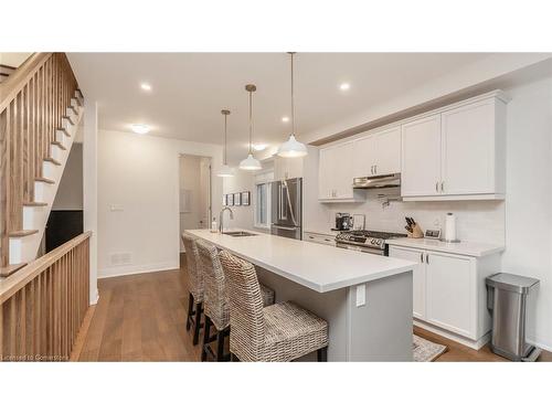 98 Franklin Trail Trail, Barrie, ON - Indoor Photo Showing Kitchen With Upgraded Kitchen