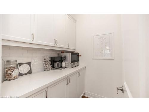 98 Franklin Trail Trail, Barrie, ON - Indoor Photo Showing Kitchen