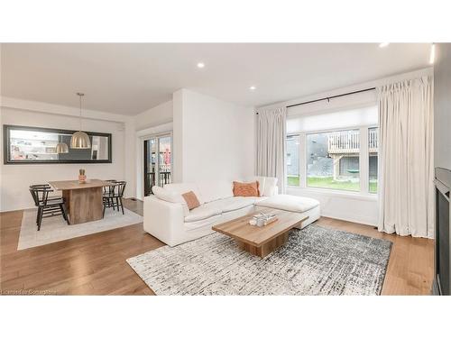 98 Franklin Trail Trail, Barrie, ON - Indoor Photo Showing Living Room