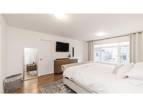 98 Franklin Trail Trail, Barrie, ON - Indoor Photo Showing Bedroom