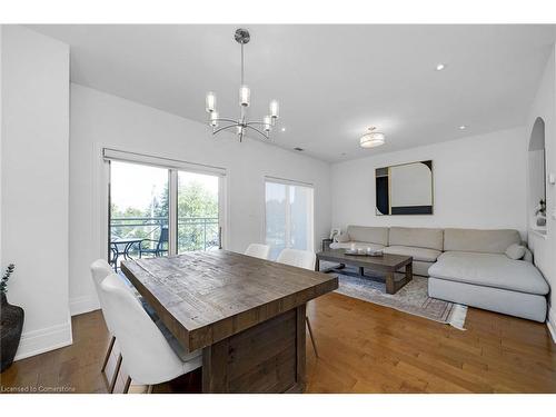 80 Burns Boulevard, King City, ON - Indoor Photo Showing Living Room