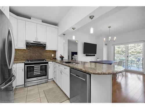 80 Burns Boulevard, King City, ON - Indoor Photo Showing Kitchen With Upgraded Kitchen