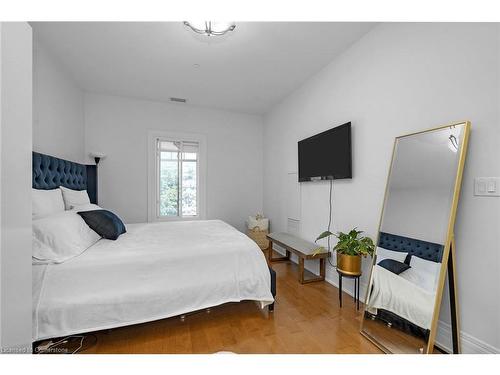 80 Burns Boulevard, King City, ON - Indoor Photo Showing Bedroom