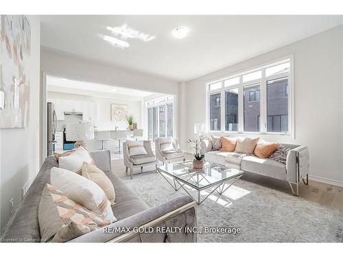 27 Lippa Drive, Caledon, ON - Indoor Photo Showing Living Room