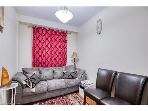 667 Linden Drive Drive, Cambridge, ON - Indoor Photo Showing Living Room